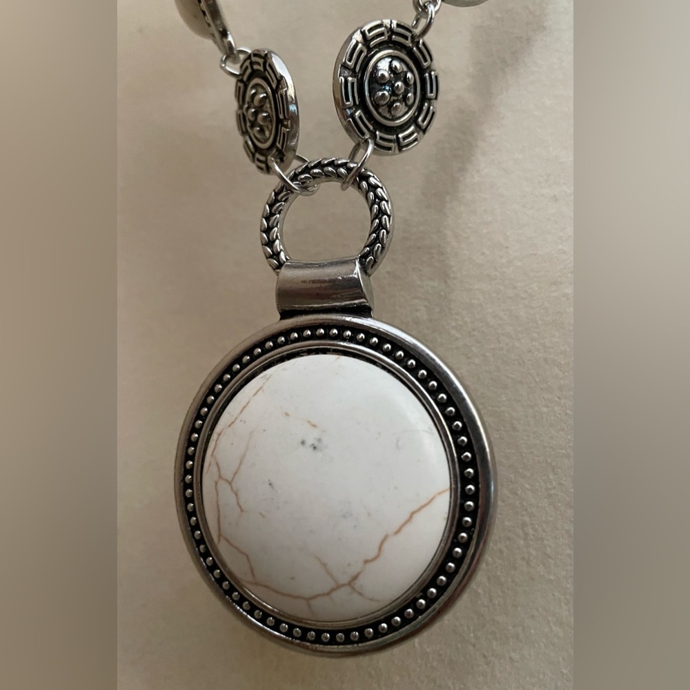 Necklace bundle - like new - orange, white and black necklaces varied lengths - Picture 7 of 7